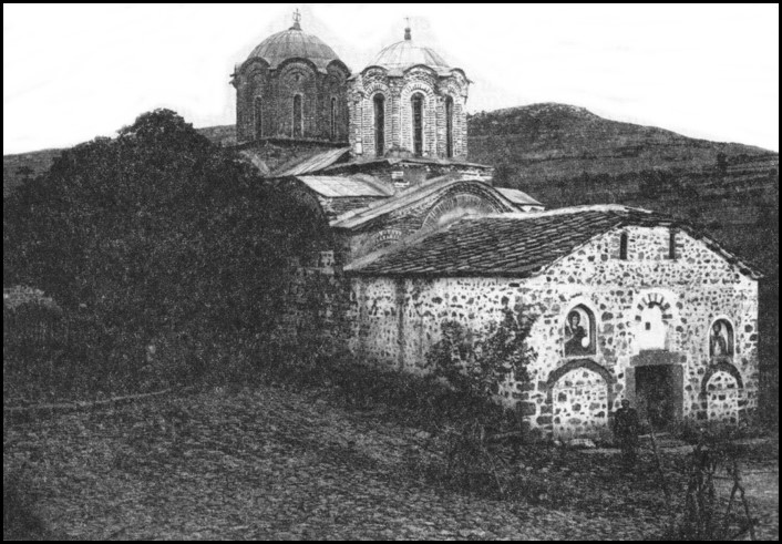 Lesnovo, Kloster von St. Erzengel Michael und St. Hermit Gabriel 1920/30. Kreuzkuppelkirche mit Naos, Narthex und Exonarthex, der im 16. Jahrhundert angebaut wurde